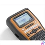 Kép 5/5 - BROTHER Címkéző PT-E560BTSP, QWERTY billentyűzet, TZe szalag: 3,5-24mm, (tölthető akku, hordtáska, TZE szalag készlet)