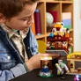 Kép 6/7 - LEGO® Minecraft® A szellemléghajó és falutámadás, ajándék játék gamereknek, gyermekeknek 21273