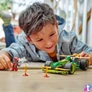 Kép 6/7 - LEGO® NINJAGO® Lloyd hátrahúzhatós versenyautója, történetmesélős játékszett 71828