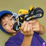 Kép 7/7 - LEGO® Technic Sárga motorkerékpár játéképítő-készlet 42225