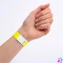 Kép 5/5 - Karszalag, szakadásbiztos, 265x19 mm, AVERY ZWECKFORM "Tyvek", sárga